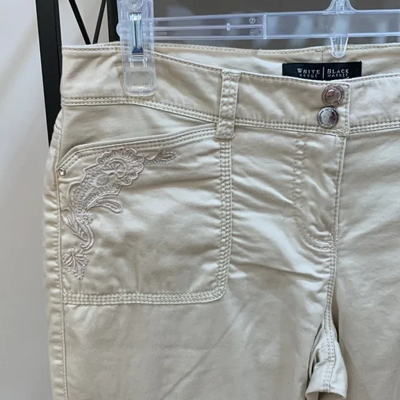 WHBM Khaki Cargo Capris 2 - Picture 4 of 10